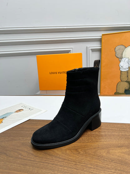 LV WOMEN’S BOOTS